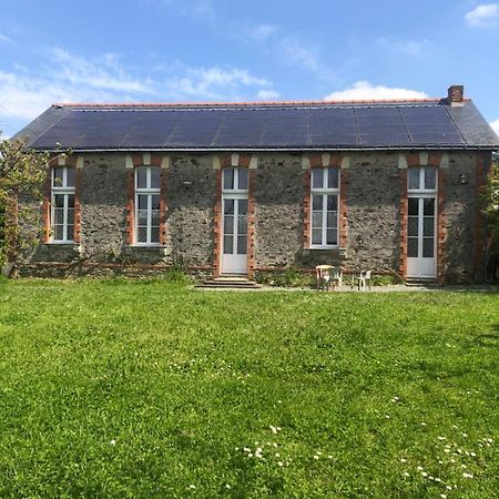 Gite -Belle Maison Dans Une Ancienne Ecole-Tarif Reduit Hors We ! Chanzeaux エクステリア 写真